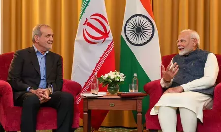 पीएम मोदी ने ईरान राष्ट्रपति से की बातचीत, पश्चिम एशिया में शांति प्रयासों का किया स्वागत पीएम मोदी ने ईरान राष्ट्रपति से की बातचीत, पश्चिम एशिया में शांति प्रयासों का किया स्वागत