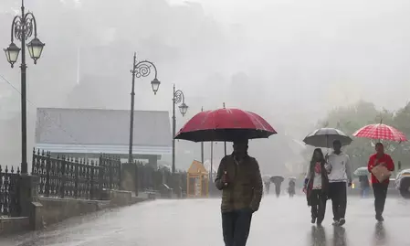हिमाचल में मानसून का कहर, छह लोगों की मौत, 35 सड़कें बंद, 127 ट्रांसफार्मर ठप हिमाचल में मानसून का कहर, छह लोगों की मौत, 35 सड़कें बंद, 127 ट्रांसफार्मर ठप