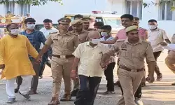 राम मंदिर चढ़ावा चोरी केस में बड़ा एक्शन, आरोपियों पर बुलडोजर और गैंगस्टर एक्ट की तैयारी, अवैध संपत्तियों की जांच शुरू राम मंदिर चढ़ावा चोरी केस में बड़ा एक्शन, आरोपियों पर बुलडोजर और गैंगस्टर एक्ट की तैयारी, अवैध संपत्तियों की जांच शुरू