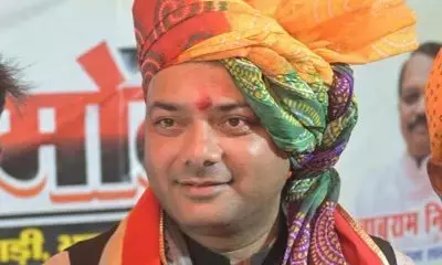 महोबा में सड़क हादसे में बाल-बाल बचे भाजपा विधायक बृजभूषण राजपूत महोबा में सड़क हादसे में बाल-बाल बचे भाजपा विधायक बृजभूषण राजपूत