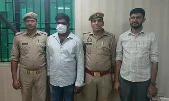 नोएडा: पीजी से चोरी करने वाला तामिलनाडू का शातिर चोर गिरफ्तार, 6 लैपटॉप, 7 मोबाइल, बाइक और नकदी बरामद