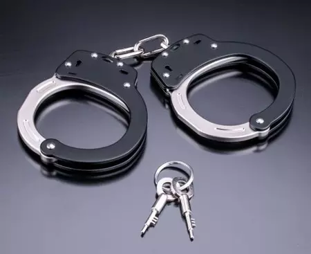 गुजरात एटीएस की बड़ी कार्रवाई, जैश के 8 संदिग्ध आतंकी गिरफ्तार गुजरात एटीएस की बड़ी कार्रवाई, जैश के 8 संदिग्ध आतंकी गिरफ्तार