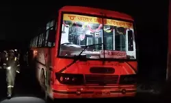 उत्तर प्रदेश: एटा में तेज रफ्तार कैंटर ने रोडवेज बस में मारी टक्कर, 4 यात्रियों की मौत उत्तर प्रदेश: एटा में तेज रफ्तार कैंटर ने रोडवेज बस में मारी टक्कर, 4 यात्रियों की मौत