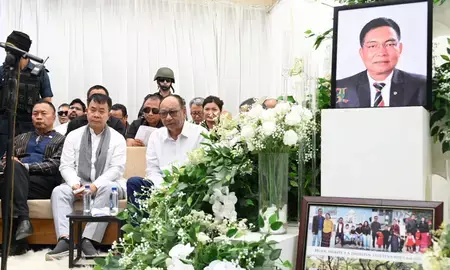 मणिपुर में स्थायी शांति का एकमात्र रास्ता बातचीत, हिंसा रोकने के लिए हरसंभव प्रयास जारी : मुख्यमंत्री खेमचंद सिंह मणिपुर में स्थायी शांति का एकमात्र रास्ता बातचीत, हिंसा रोकने के लिए हरसंभव प्रयास जारी : मुख्यमंत्री खेमचंद सिंह