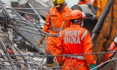 चंडीगढ़ में हड़कंप: औद्योगिक क्षेत्र में इमारत ढही, अफरा-तफरी मची