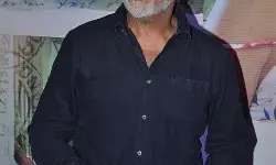 नसीरुद्दीन शाह ने ओम पुरी को दी अपनी शर्ट, एफटीआईआई में अड्मिशन ने किया था प्रेरित नसीरुद्दीन शाह ने ओम पुरी को दी अपनी शर्ट, एफटीआईआई में अड्मिशन ने किया था प्रेरित