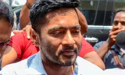 ट्रैफिक नियम उल्लंघन मामले में टीएमसी सांसद अभिषेक बनर्जी ने पुलिस को सौंपे दस्तावेज ट्रैफिक नियम उल्लंघन मामले में टीएमसी सांसद अभिषेक बनर्जी ने पुलिस को सौंपे दस्तावेज
