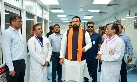 पटना एम्स को मिलेगी 24 एकड़ अतिरिक्त जमीन, बर्न मरीजों के लिए स्किन स्टोरेज की होगी व्यवस्था: सम्राट चौधरी पटना एम्स को मिलेगी 24 एकड़ अतिरिक्त जमीन, बर्न मरीजों के लिए स्किन स्टोरेज की होगी व्यवस्था: सम्राट चौधरी