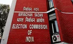 SIR विवाद के बीच चुनाव आयोग की सफाई, कहा- आंतरिक टिप्पणियां सामान्य प्रक्रिया का हिस्सा SIR विवाद के बीच चुनाव आयोग की सफाई, कहा- आंतरिक टिप्पणियां सामान्य प्रक्रिया का हिस्सा