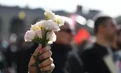ईरान में राष्ट्रगान के साथ शुरू हुई खामेनेई की अंतिम यात्रा ईरान में राष्ट्रगान के साथ शुरू हुई खामेनेई की अंतिम यात्रा