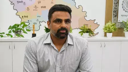 पुणे में भारी बारिश से जनजीवन बेपटरी, हादसों में 5 लोगों की मौत, 20 घायल: कलेक्टर जितेंद्र डूडी पुणे में भारी बारिश से जनजीवन बेपटरी, हादसों में 5 लोगों की मौत, 20 घायल: कलेक्टर जितेंद्र डूडी