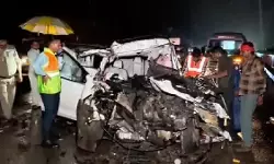 मैहर में भीषण सड़क हादसा: ट्रक से भिड़ी एसयूवी, कांग्रेस नेता के परिवार के 5 लोगों की मौत, जन्मदिन समारोह से लौट रहे थे सभी मैहर में भीषण सड़क हादसा: ट्रक से भिड़ी एसयूवी, कांग्रेस नेता के परिवार के 5 लोगों की मौत, जन्मदिन समारोह से लौट रहे थे सभी