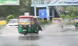दिल्ली-एनसीआर में झमाझम बारिश से बदला मौसम, नोएडा-गाजियाबाद में मिली राहत; अगले 5 दिन बारिश का अलर्ट