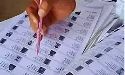 एसआईआर: कमजोर पर वार! एसआईआर: कमजोर पर वार!