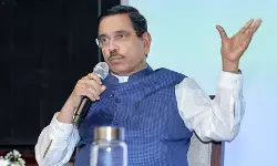 कर्नाटक एसआईआर में गड़बड़ियों का आरोप, एनडीए प्रतिनिधिमंडल ने चुनाव आयोग से की शिकायत कर्नाटक एसआईआर में गड़बड़ियों का आरोप, एनडीए प्रतिनिधिमंडल ने चुनाव आयोग से की शिकायत