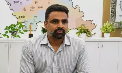 पुणे में भारी बारिश से जनजीवन बेपटरी, हादसों में 5 लोगों की मौत, 20 घायल: कलेक्टर जितेंद्र डूडी पुणे में भारी बारिश से जनजीवन बेपटरी, हादसों में 5 लोगों की मौत, 20 घायल: कलेक्टर जितेंद्र डूडी