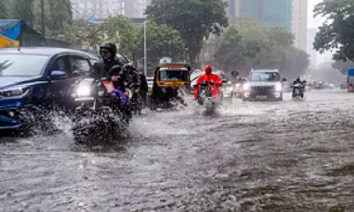 महाराष्ट्र में बारिश का महाकहर: 13 की मौत, 100 से ज्यादा मकान क्षतिग्रस्त, मुंबई में स्कूल-कॉलेज बंद; कई जिलों में रेड अलर्ट महाराष्ट्र में बारिश का महाकहर: 13 की मौत, 100 से ज्यादा मकान क्षतिग्रस्त, मुंबई में स्कूल-कॉलेज बंद; कई जिलों में रेड अलर्ट
