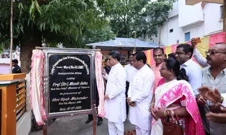 इंफ्रास्ट्रक्चर और नागरिक सेवाओं से कोई समझौता नहीं: सीएम माणिक साहा इंफ्रास्ट्रक्चर और नागरिक सेवाओं से कोई समझौता नहीं: सीएम माणिक साहा
