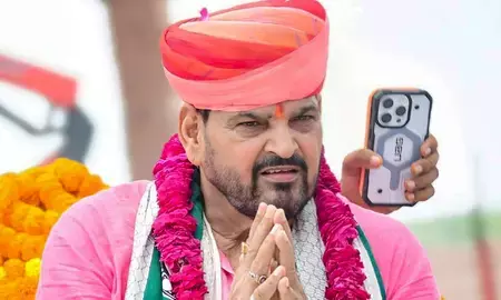राम मंदिर चढ़ावा चोरी मामला : बृजभूषण शरण सिंह ने कहा- जांच पूरी होने तक बयानबाजी न करें राम मंदिर चढ़ावा चोरी मामला : बृजभूषण शरण सिंह ने कहा- जांच पूरी होने तक बयानबाजी न करें