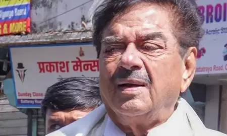 शत्रुघन सिन्हा ने बांकीपुर उपचुनाव में प्रशांत किशोर का समर्थन करने की अपील की शत्रुघन सिन्हा ने बांकीपुर उपचुनाव में प्रशांत किशोर का समर्थन करने की अपील की