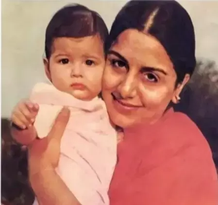 रिद्धिमा ने मां नीतू को किया विश, कहा- मेरी सब कुछ हो आप रिद्धिमा ने मां नीतू को किया विश, कहा- मेरी सब कुछ हो आप