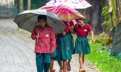 असम में अगले 3-4 दिनों तक भारी बारिश और आंधी-तूफान का अलर्ट, लोगों को सतर्क रहने की अपील असम में अगले 3-4 दिनों तक भारी बारिश और आंधी-तूफान का अलर्ट, लोगों को सतर्क रहने की अपील