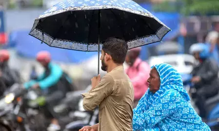 धीरे-धीरे रफ्तार पकड़ रहा है मानसून, 8 और 9 जुलाई को एनसीआर में येलो अलर्ट; तेज हवाओं और बारिश के आसार धीरे-धीरे रफ्तार पकड़ रहा है मानसून, 8 और 9 जुलाई को एनसीआर में येलो अलर्ट; तेज हवाओं और बारिश के आसार