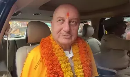 अनुपम खेर ने राम मंदिर में की पूजा, शुरू होगी ‘श्री राम भूमि’ की शूटिंग