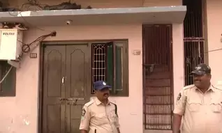 देशभर में एनआईए का मेगा ऑपरेशन: टेरर फंडिंग मामले को लेकर 10 राज्यों की 20 जगहों पर एक साथ छापे देशभर में एनआईए का मेगा ऑपरेशन: टेरर फंडिंग मामले को लेकर 10 राज्यों की 20 जगहों पर एक साथ छापे
