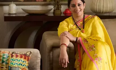 स्मृति ईरानी: महिलाएं खुद को अपनाये, जैसी है वैसी रहे स्मृति ईरानी: महिलाएं खुद को अपनाये, जैसी है वैसी रहे