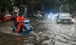 दिल्ली से केरल तक भारी बारिश का कहर, रेल, सड़क और हवाई सेवाएं प्रभावित, राहत-बचाव अभियान तेज दिल्ली से केरल तक भारी बारिश का कहर, रेल, सड़क और हवाई सेवाएं प्रभावित, राहत-बचाव अभियान तेज