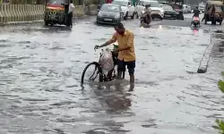 एनसीआर में मानसून मेहरबान: लगातार बारिश से पारा लुढ़का, आज भी येलो अलर्ट; जाम से जनजीवन प्रभावित