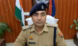 जेवर हादसे में 3 मजदूरों की मौत, जल्द गिरफ्तार होगा वाहन चालक: एडीसीपी संतोष कुमार जेवर हादसे में 3 मजदूरों की मौत, जल्द गिरफ्तार होगा वाहन चालक: एडीसीपी संतोष कुमार