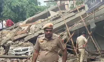 दिल्ली में बड़ा हादसा! रोहिणी में इमारत गिरी, 3 की दर्दनाक मौत दिल्ली में बड़ा हादसा! रोहिणी में इमारत गिरी, 3 की दर्दनाक मौत