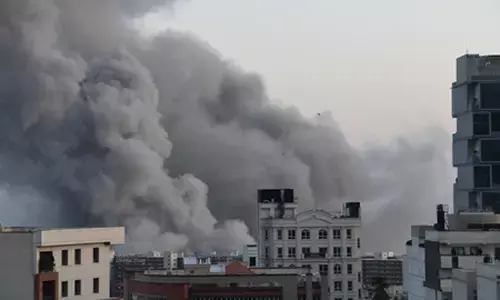 बंदर अब्बास में धमाके: ईरान-अमेरिका टकराव चरम पर! बंदर अब्बास में धमाके: ईरान-अमेरिका टकराव चरम पर!