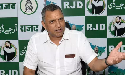 मोतिहारी में किसानों की जमीन का गलत इस्तेमाल, मेरे ऊपर एफआईआर राजनीतिक साजिश: सुधाकर सिंह मोतिहारी में किसानों की जमीन का गलत इस्तेमाल, मेरे ऊपर एफआईआर राजनीतिक साजिश: सुधाकर सिंह