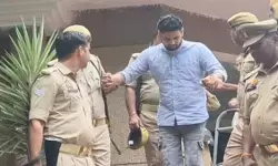 फिरोजाबाद में डेढ़ साल के मासूम आरव की हत्या के दोषी को फांसी, अदालत ने कहा- यह ‘रेयरेस्ट ऑफ रेयर’ श्रेणी का अपराध फिरोजाबाद में डेढ़ साल के मासूम आरव की हत्या के दोषी को फांसी, अदालत ने कहा- यह ‘रेयरेस्ट ऑफ रेयर’ श्रेणी का अपराध