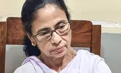 कलकत्ता हाई कोर्ट में ईडी के खिलाफ टीएमसी की याचिका, पार्टी के तीन बैंक खातों पर कार्रवाई को चुनौती कलकत्ता हाई कोर्ट में ईडी के खिलाफ टीएमसी की याचिका, पार्टी के तीन बैंक खातों पर कार्रवाई को चुनौती