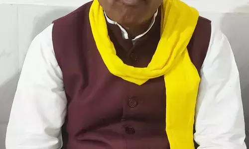 राजभर का अखिलेश पर हमला, बोले गेट पर रेट का काउंटर बंद कीजिए कार्यकर्ताओं से मुलाकात के नाम पर हो रही वसूली