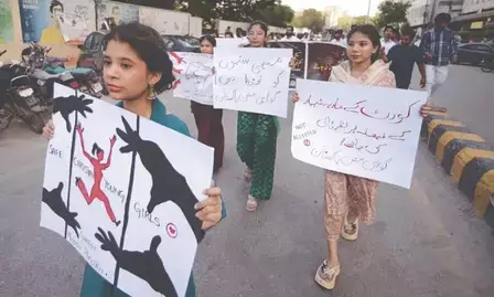 यूरोपीय संसद ने पाकिस्तान में अल्पसंख्यक लड़कियों के अपहरण और जबरन धर्म परिवर्तन के खिलाफ पास किया प्रस्ताव