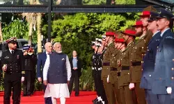 पीएम मोदी का ऑकलैंड में पारंपरिक माओरी पोहिरी से स्वागत पीएम मोदी का ऑकलैंड में पारंपरिक माओरी पोहिरी से स्वागत