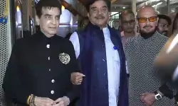 हेमा मालिनी के 60 साल के फिल्मी सफर में नजर आए ये फ़िल्मी सितारे हेमा मालिनी के 60 साल के फिल्मी सफर में नजर आए ये फ़िल्मी सितारे
