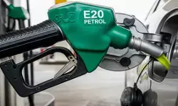 E-20 पेट्रोल पर पीछे नहीं हटेगी सरकार, निवेश, किसानों और ऊर्जा सुरक्षा का दिया हवाला E-20 पेट्रोल पर पीछे नहीं हटेगी सरकार, निवेश, किसानों और ऊर्जा सुरक्षा का दिया हवाला