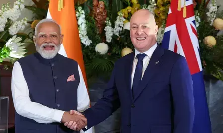 पीएम मोदी और क्रिस्टोफर लक्सन के बीच द्विपक्षीय वार्ता, भारत-न्यूजीलैंड संबंध बने रणनीतिक साझेदार पीएम मोदी और क्रिस्टोफर लक्सन के बीच द्विपक्षीय वार्ता, भारत-न्यूजीलैंड संबंध बने रणनीतिक साझेदार