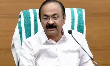 वियतनाम नाव हादसे में केरल के दो लोगों की मौत, मुख्यमंत्री सतीशन ने जताया शोक वियतनाम नाव हादसे में केरल के दो लोगों की मौत, मुख्यमंत्री सतीशन ने जताया शोक