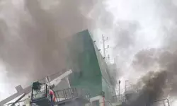 ओमान के पास कंटेनर जहाज में टक्कर के बाद लगी भीषण आग, UKMTO ने जारी किया अलर्ट ओमान के पास कंटेनर जहाज में टक्कर के बाद लगी भीषण आग, UKMTO ने जारी किया अलर्ट