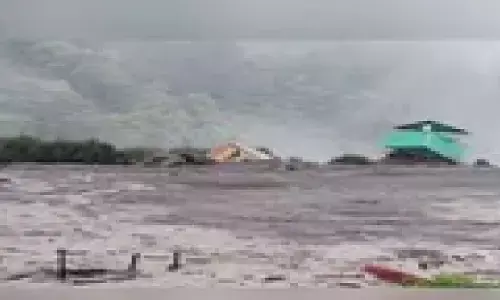 अनंतनाग में एक घंटे में दो बार बादल फटने से तबाही, पहलगाम में बाढ़; प्रशासन ने जारी किया अलर्ट अनंतनाग में एक घंटे में दो बार बादल फटने से तबाही, पहलगाम में बाढ़; प्रशासन ने जारी किया अलर्ट