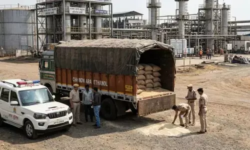 MP में एथेनॉल के नाम पर 1100 करोड़ के चावल घोटाले की आशंका, 8 राइस मिलर को नोटिस, 13 पर FIR की तैयारी MP में एथेनॉल के नाम पर 1100 करोड़ के चावल घोटाले की आशंका, 8 राइस मिलर को नोटिस, 13 पर FIR की तैयारी