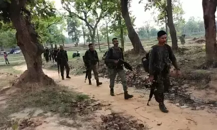 छत्तीसगढ़ : माओवादियों को बड़ा झटका, पुलिस ने भारी मात्रा में हथियार और विस्फोटक जब्त किए छत्तीसगढ़ : माओवादियों को बड़ा झटका, पुलिस ने भारी मात्रा में हथियार और विस्फोटक जब्त किए