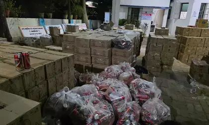 गुजरात पुलिस ने महिसागर में 1.56 करोड़ रुपए से अधिक की शराब जब्त की, सात गिरफ्तार गुजरात पुलिस ने महिसागर में 1.56 करोड़ रुपए से अधिक की शराब जब्त की, सात गिरफ्तार